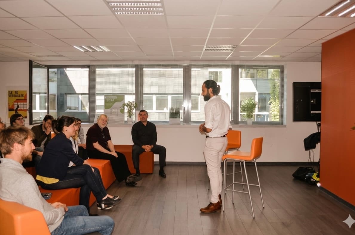 Cheraz Khan en session de formation